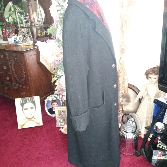 Set! Vintage Wool Coat + Scarf ❤🖤 - Picture 9 of 16